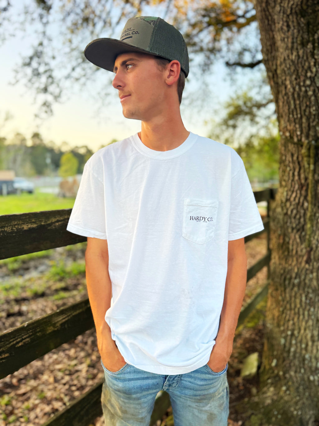 White Hardy co. Pocket T